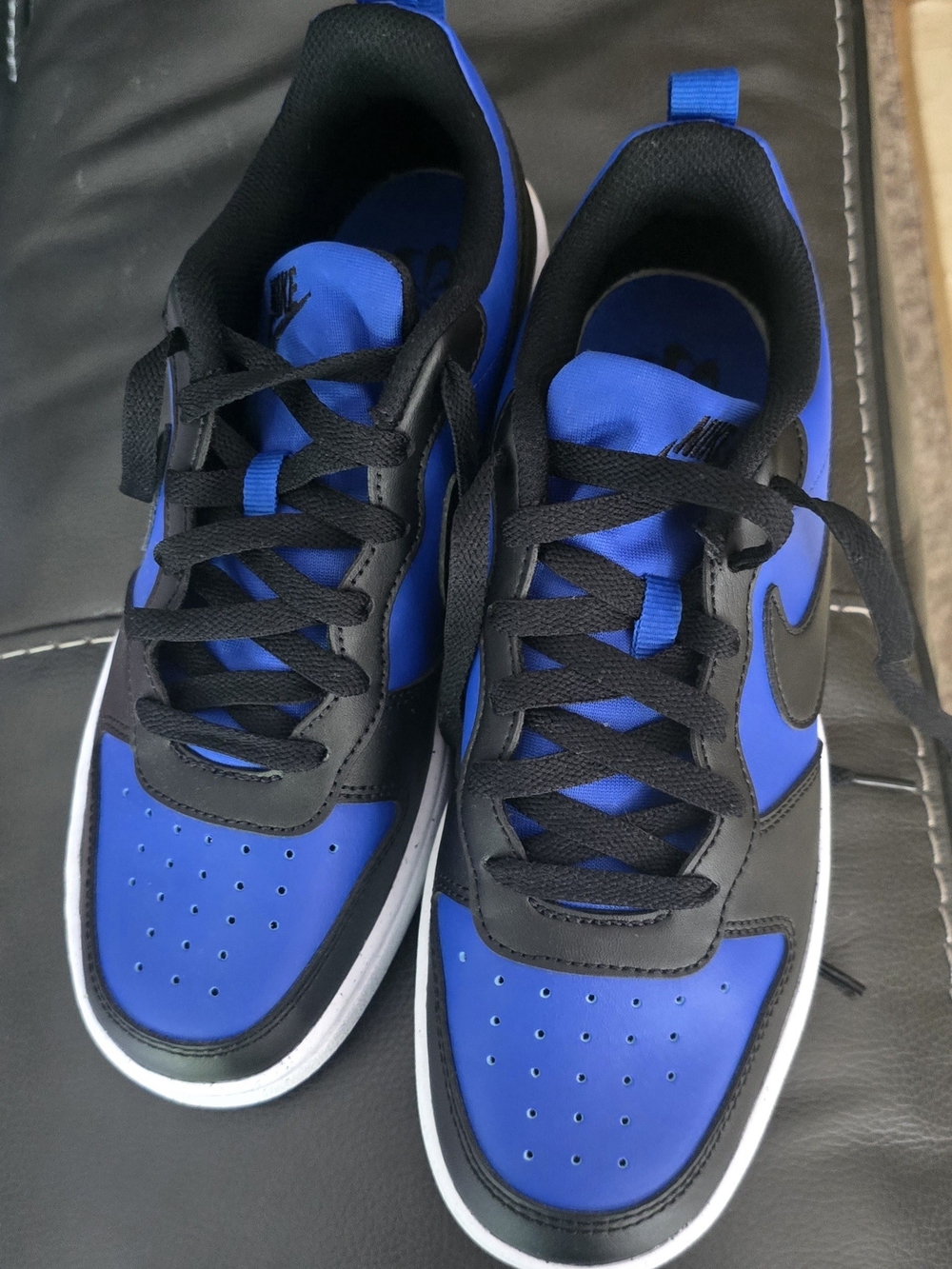 Nike Kids 6Y Low Top Sneakers - Black/Blue